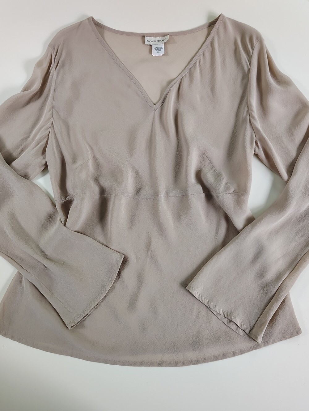 Vintage Banana Republic 100% Silk Blouse Y2K 2002 Empire Waist Bell Sleeve XL